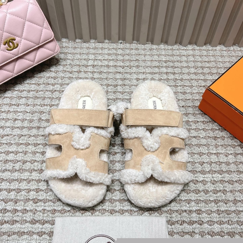 H**mes slippers